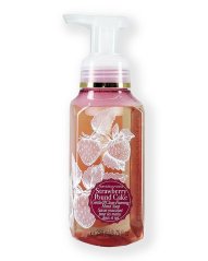 Mydło do rąk w piance STRAWBERRY POUND CAKE 259 ml